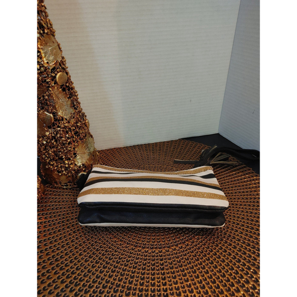 Betsey Johnson Wristlet - Picture 4 of 5